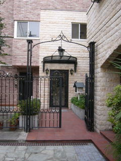 Domus050811-02-s.jpg